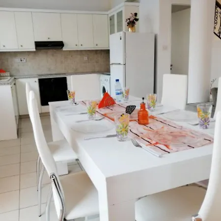 Universal Daphne 3 Bedroom In Kato Villa *